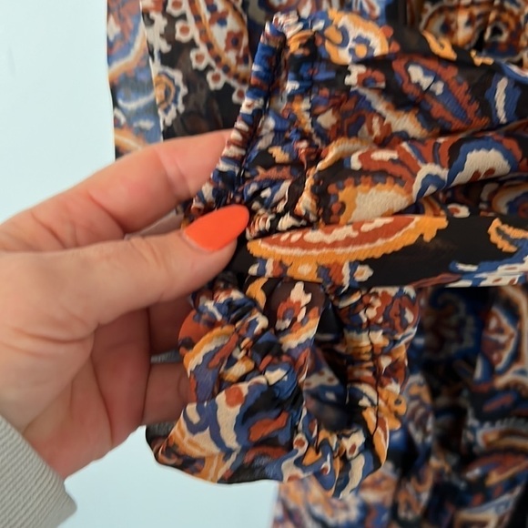 JBS Paisley Long Sleeve Deep V-Neck Dress with Belt at waist size 8 - Picture 6 of 9